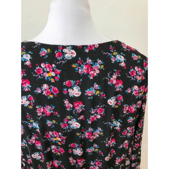 Almost Famous Floral Surplus Wrap Front Top - Picture 9 of 13